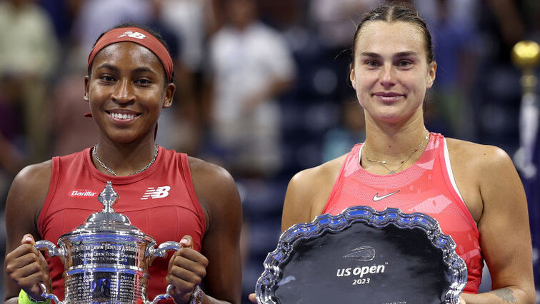 Coco Gauff und Aryna Sabalenka nach dem Finale der US Open 2023