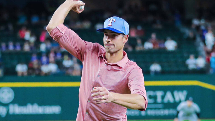 John Isner - baseball fan without a team