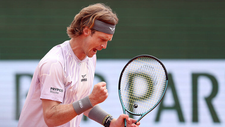Trotz eines Durchhängers im zweiten Satz konnte Ex-Champion Andrey Rublev in Monte-Carlo gegen Karen Khachanov den Einzug in die zweite Runde fixieren. Getty Images