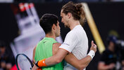 Carlos Alcaraz (li.) und Alexander Zverev (re.)
