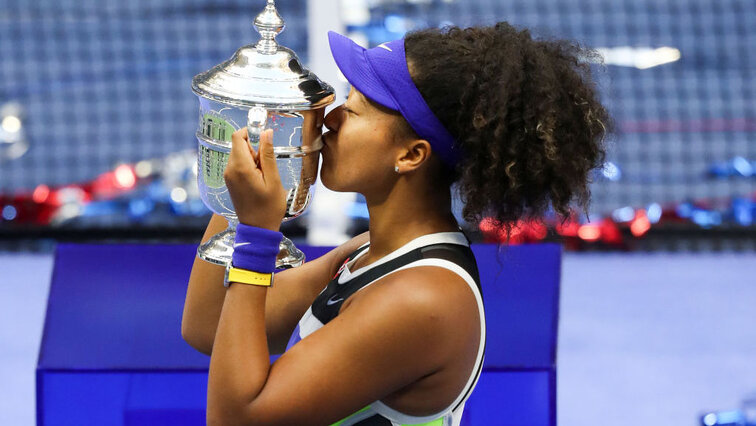 Naomi Osaka with her second US Open trophy