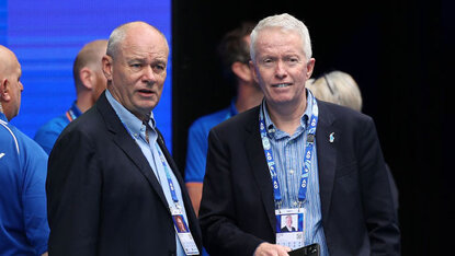 Oberschiedsrichter Wayne McEwen und Tennis-Australia-Chef Craig Tiley Oberschiedsrichter Wayne McEwen und Tennis-Australia-Chef Craig Tiley