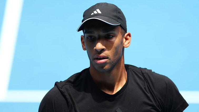 Félix Auger-Aliassime ist erfolgreich als Favorit in das Turnier in Dubai gestartet Félix Auger-Aliassime ist erfolgreich als Favorit in das Turnier in Dubai gestartet