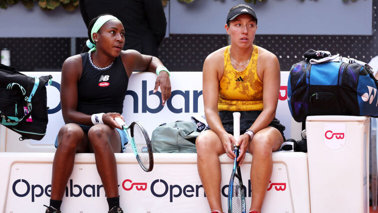 Cori Gauff could at least say a few words to Jessica Pegula