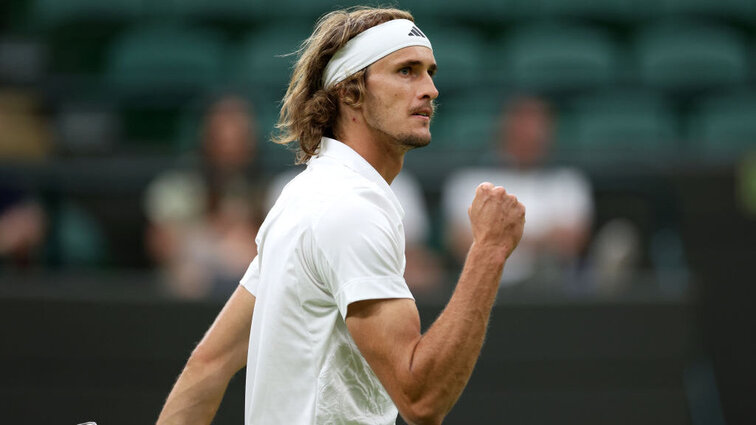 Müheloser Auftakt für Alexander Zverev beim Heimturnier in Hamburg. Müheloser Auftakt für Alexander Zverev beim Heimturnier in Hamburg.