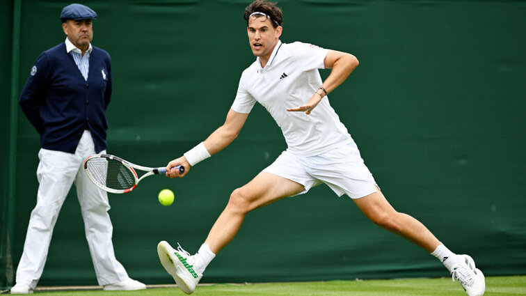 Dominic Thiem setzt sein Match gegen Stefanos Tstsipas fort.