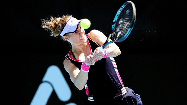 Mit einer starken kämpferischen Leistung drehte Laura Siegemund ihr Auftaktmatch in Adelaide.