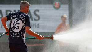 Die Plätze im Stade Roland-Garros sind für jeden Tropfen dankbar