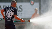 Die Plätze im Stade Roland-Garros sind für jeden Tropfen dankbar