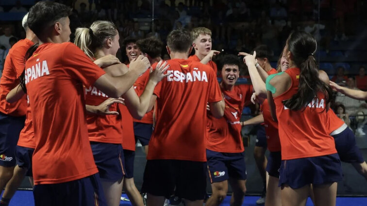 Die spanischen Nachwuchs-Padel-Cracks jubeln 