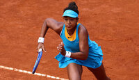 Naomi Osaka findet sich auf Sand immer besser zurecht