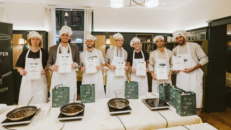 Viele Köche panieren das Schnitzel Viele Köche panieren das Schnitzel