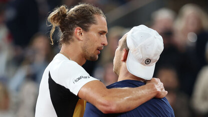 Alexander Zverev und Tallon Griekspoor nach ihrem Duell bei den French Open 2024 Alexander Zverev und Tallon Griekspoor nach ihrem Duell bei den French Open 2024