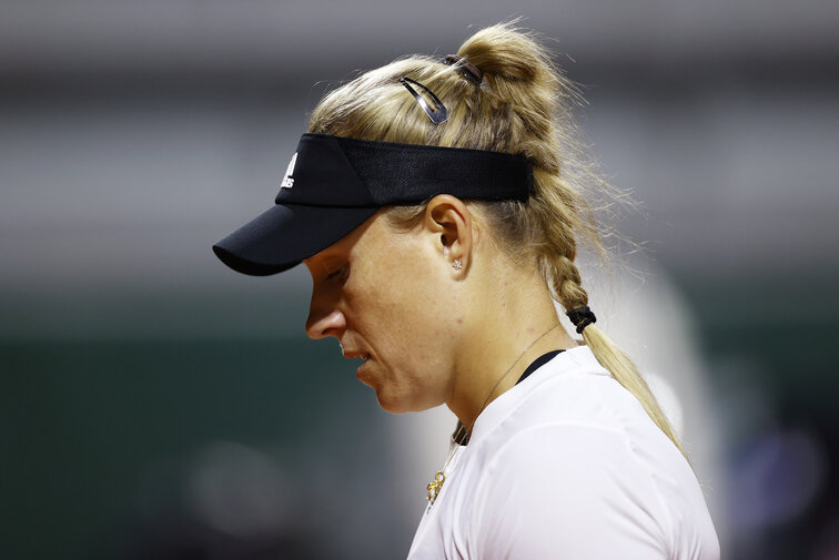 Angelique Kerber is currently in "hard quarantine"