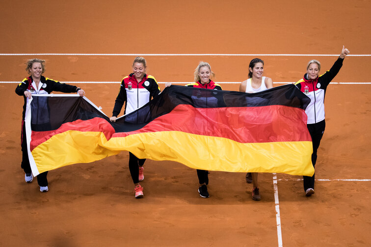 Die deutschen Damen müssen sich wohl länger gedulden, ehe sie beim Billie Jean King Cup erstmals angreifen können The German women will have to be patient longer before they can attack for the first time at the Billie Jean King Cup
