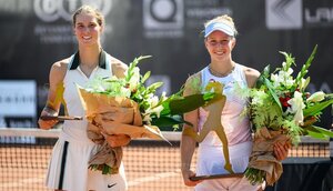 Das Siegerbild aus Amsteten 2025: Finalistin Lilli Tagger und Siegerin Sinja Kraus