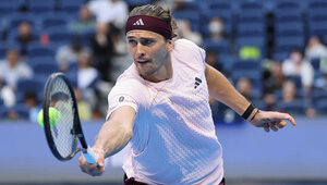 Besonders weit musste sich Alexander Zverev gegen Juncheng Shang nicht strecken