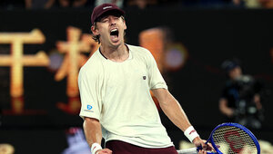 Alex de Minaur feierte den Sieg gegen Frances Tiafoe ausgelassen