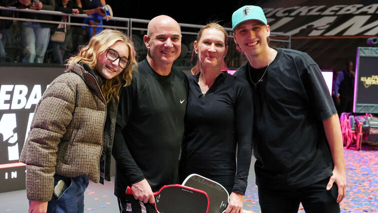 Jaden Agassi (r.) kürzlich beim Triumph seiner Eltern Andre Agassi und Steffi Graf beim Pickleball-Slam in Las Vegas. Getty Images