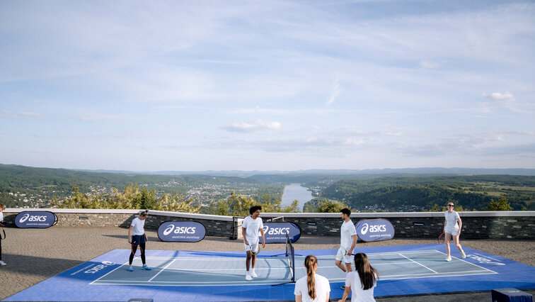 Die Qualität von ASICS überzeugt viele Tennisspieler im Profi- und Hobbybereich. Die Qualität von ASICS überzeugt viele Tennisspieler im Profi- und Hobbybereich.