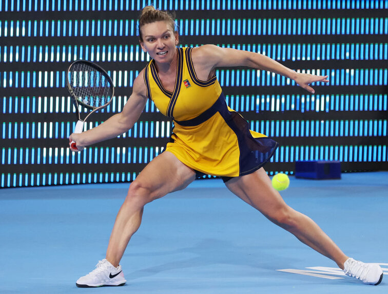 Simona Halep faces Maria Sakkari in the quarterfinals