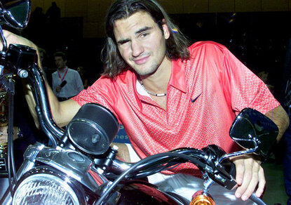 Roger Federer und der Siegerpreis 2001