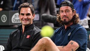 Roger Federer und Marat Sahin am Freitagabend in Shanghai