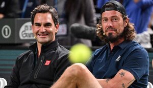 Roger Federer und Marat Sahin am Freitagabend in Shanghai