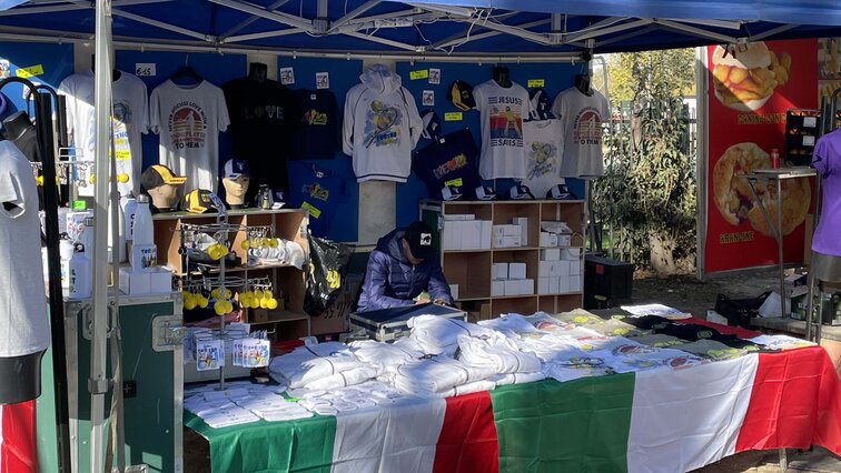 Wer braucht schon offizielles Merchandise? Wer braucht schon offizielles Merchandise?