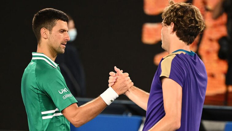 Novak Djokovic und Taylor Fritz bei den Australian Open 2022 Novak Djokovic und Taylor Fritz bei den Australian Open 2022