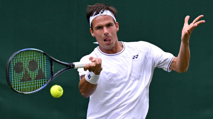 Wimbledon-Daniel-Altmaier-Ich-muss-auf-Rasen-fokussierter-Tennis-spielen-