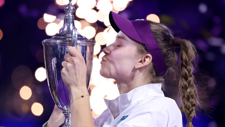 Elena Rybakina muss nach der Siegerehrung bei den WTA Finals heftige Kritik einstecken.