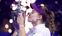 Elena Rybakina muss nach der Siegerehrung bei den WTA Finals heftige Kritik einstecken.