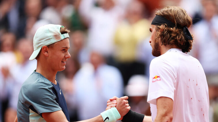 Holger Rune und Stefanos Tsitsipas bestreiten am dritten Tag das Einzel am Nachmittag. Holger Rune und Stefanos Tsitsipas bestreiten am dritten Tag das Einzel am Nachmittag.