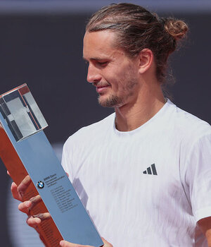 Auf diesem Pokal steht nun drei Mal der Name von Alexander Zverev