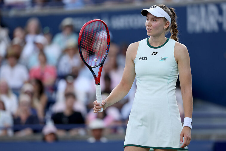 Elena Rybakina muss gegen Iga Swiatek aufgeben und zittert nun um eine Teilnahme bei den US Open
