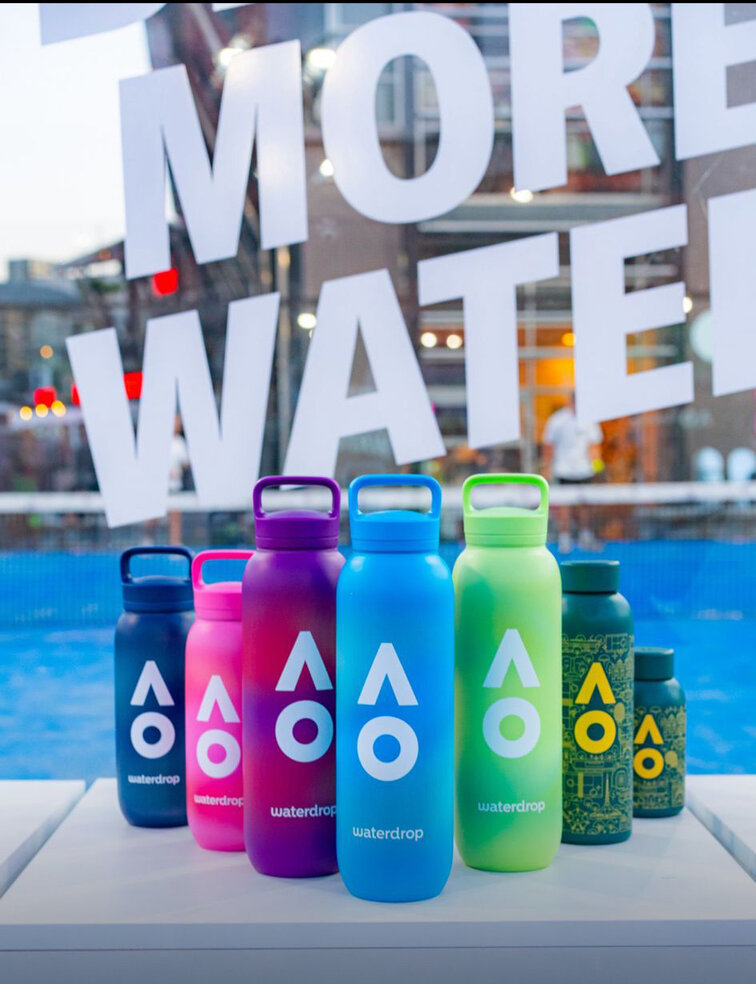 "Drink more water!" - am besten natürlich aus einer Flasche von waterdrop "Drink more water!" - am besten natürlich aus einer Flasche von waterdrop