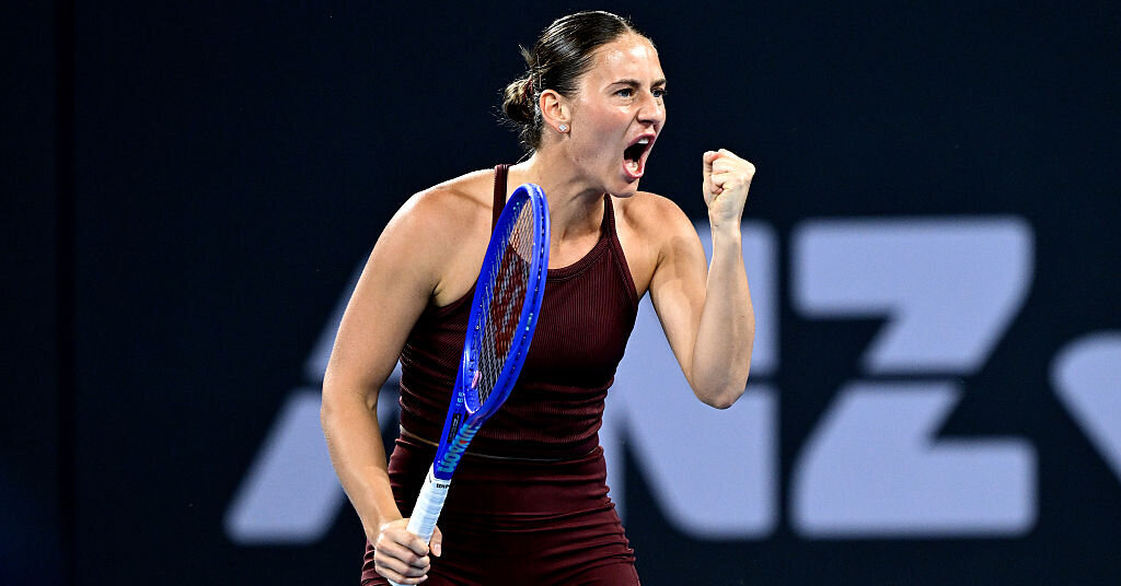 Marta Kostyuk trains in Kyiv during siren alarms