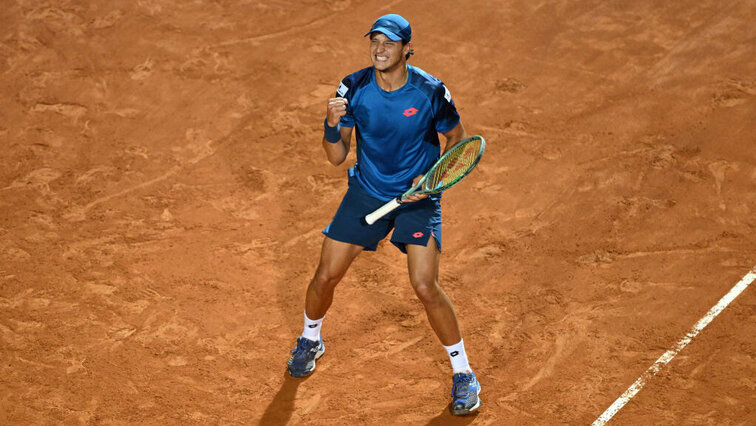Luciano Darderi feiert in Marrakesch seinen zweiten Titel auf der ATP Tour. Luciano Darderi feiert in Marrakesch seinen zweiten Titel auf der ATP Tour.