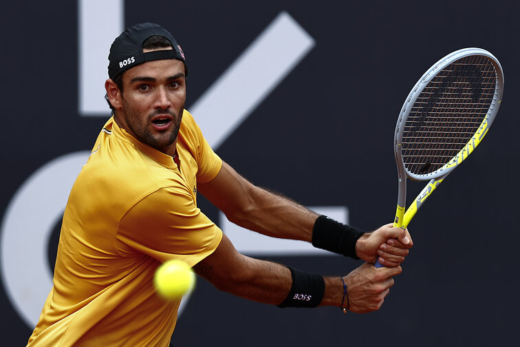 Anything but Matteo Berrettini's parade shot: the backhand.