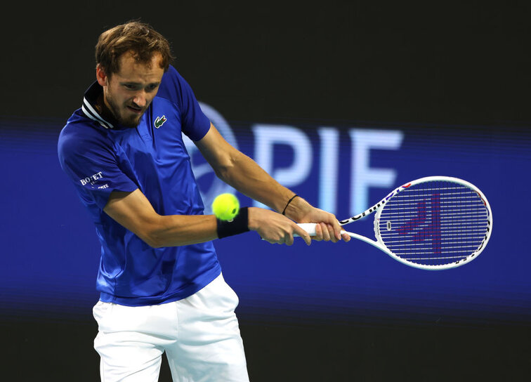Daniil Medvedev steht nach einem Zweisatzerfolg über Dominik Koepfer im Viertelfinale der Miami Open