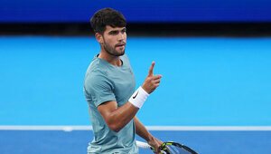 Carlos Alcaraz siegt in Doha weiter