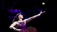 Elena Rybakina ist aus der Weltspitze nicht wegzudenken, obwohl nicht immer zuerst an sie gedacht wird. Elena Rybakina ist aus der Weltspitze nicht wegzudenken, obwohl nicht immer zuerst an sie gedacht wird.