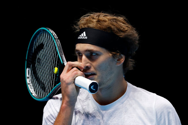 Alexander Zverev musste sich Daniil Medvedev geschlagen geben Alexander Zverev wird in London noch gegen Novak Djokovic und Diego Schwartzman spielen