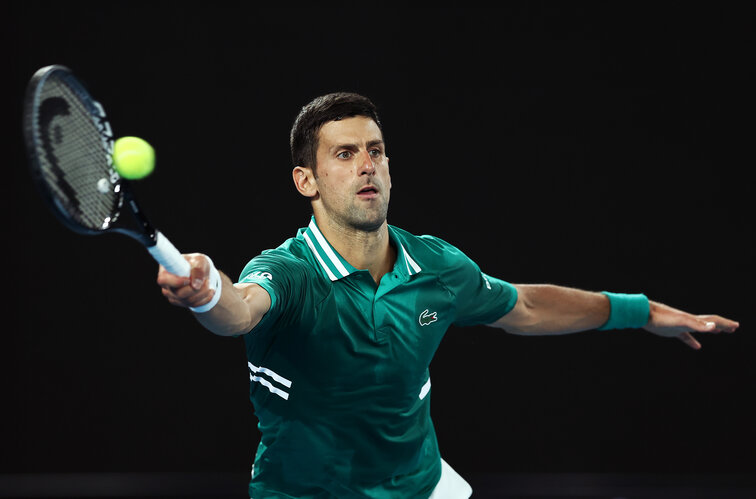 Novak Djokovic schlägt Alexander Zverev und steht im Halbfinale der Australian Open Novak Djokovic schlägt Alexander Zverev und steht im Halbfinale der Australian Open
