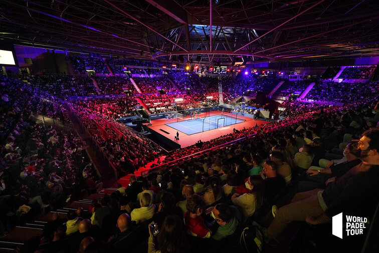 Full hut at padel? That's not uncommon on the World Tour