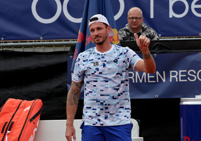 Daumen hoch: Dennis Novak steht im Viertelfinale Daumen hoch: Dennis Novak steht im Viertelfinale
