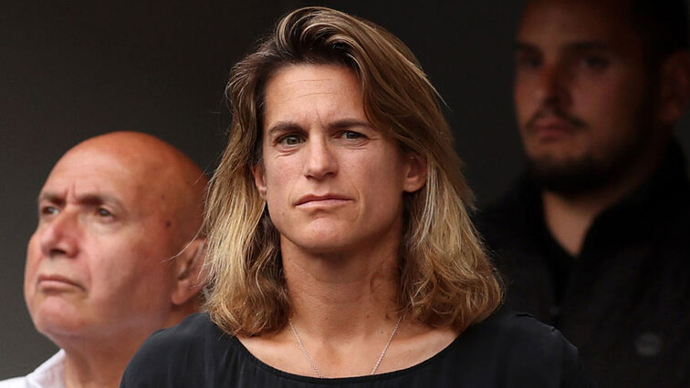 Nicht happy mit einigen Fans - Turnierdirektorin Amélie Mauresmo in Roland-Garros Nicht happy mit einigen Fans - Turnierdirektorin Amélie Mauresmo in Roland-Garros