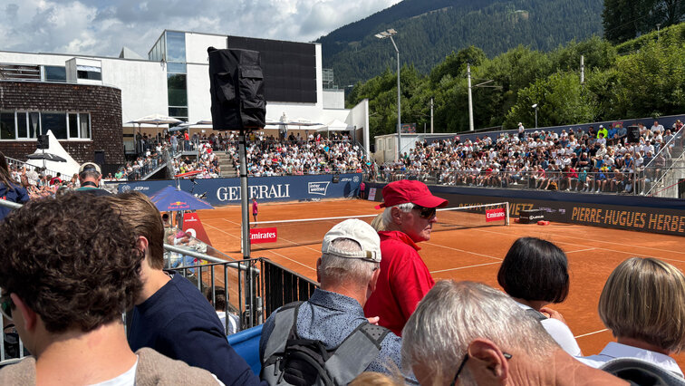 Auf dem Grandstand war am Donnerstag kein Platz mehr frei