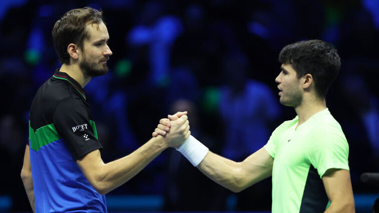 Daniil Medvedev und Carlos Alcaraz bei den ATP Finals in Turin Daniil Medvedev und Carlos Alcaraz bei den ATP Finals in Turin